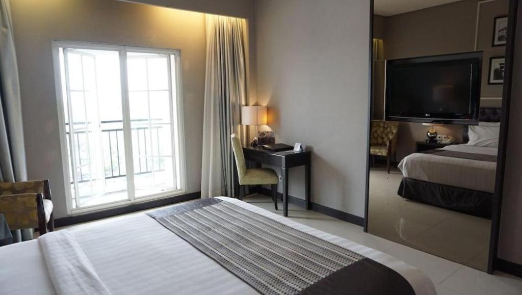 The Mirah Hotel Богор Экстерьер фото