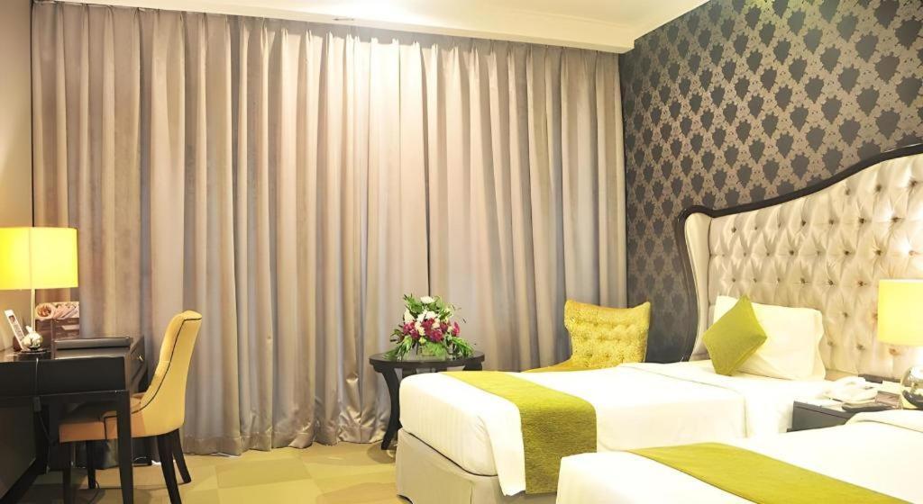 The Mirah Hotel Богор Экстерьер фото