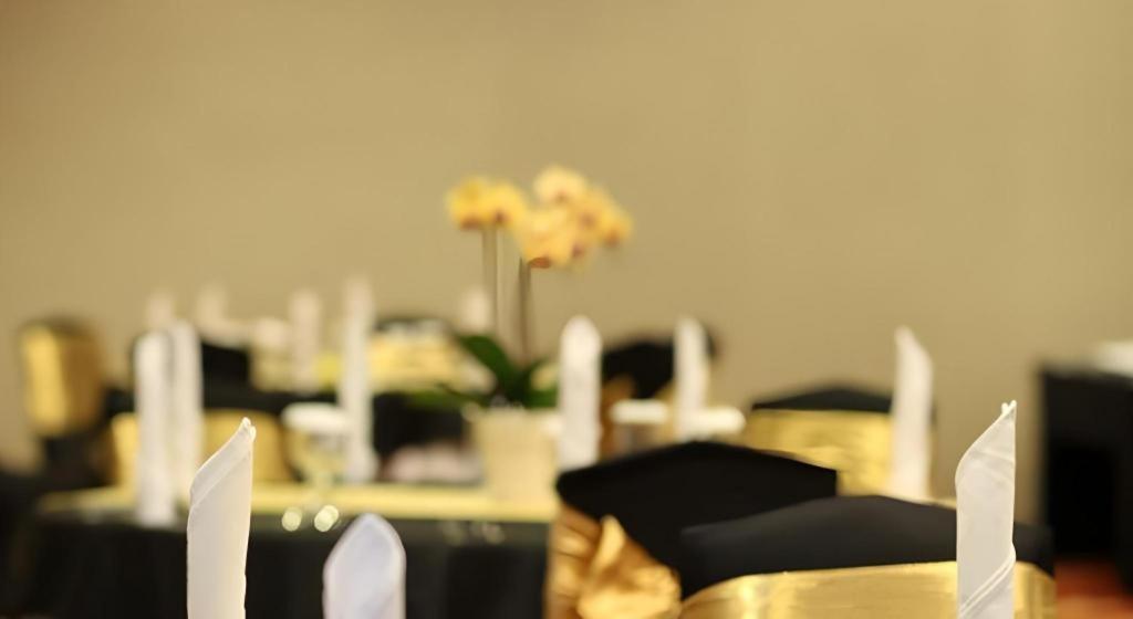 The Mirah Hotel Богор Экстерьер фото
