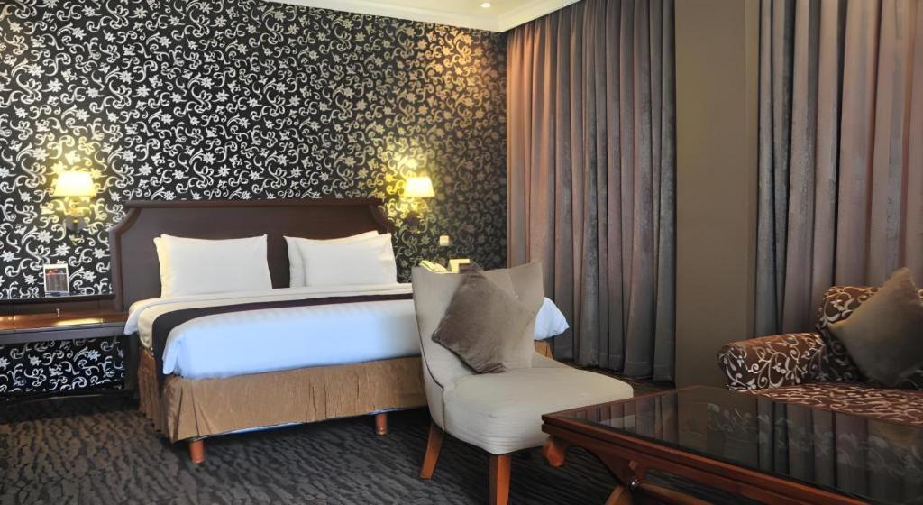 The Mirah Hotel Богор Экстерьер фото