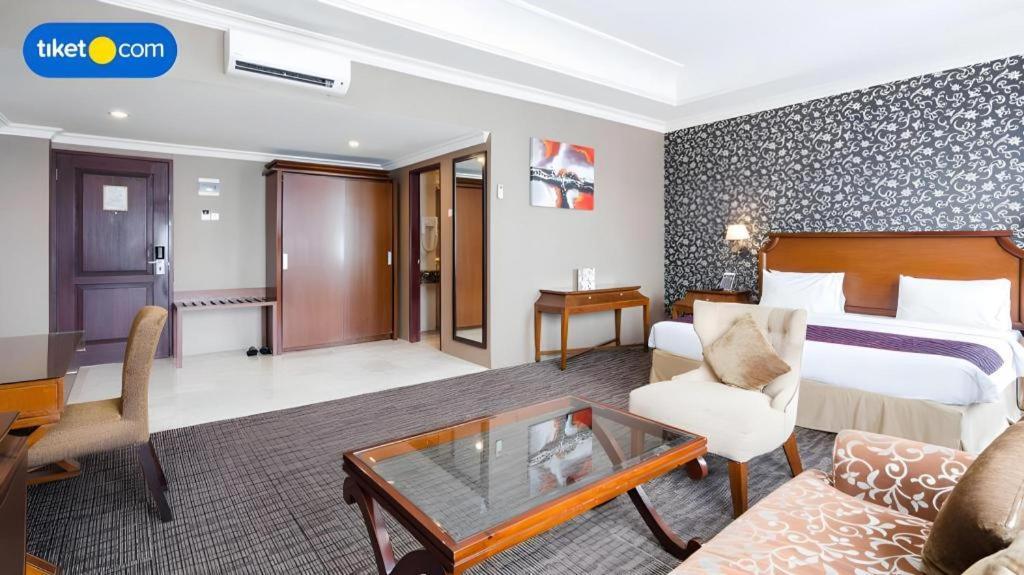 The Mirah Hotel Богор Экстерьер фото