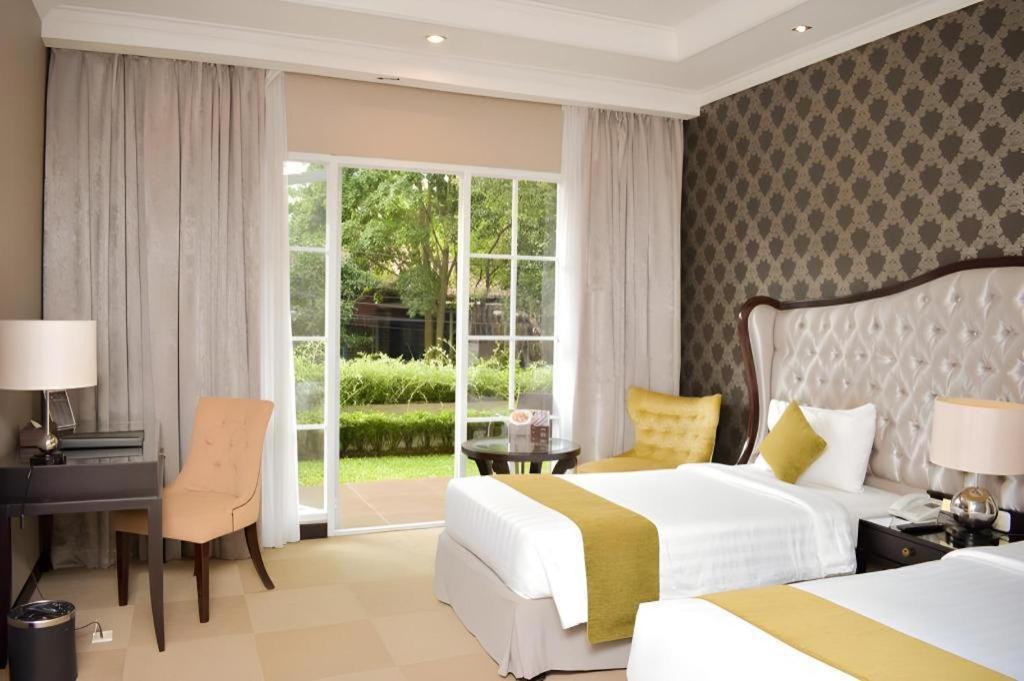 The Mirah Hotel Богор Экстерьер фото