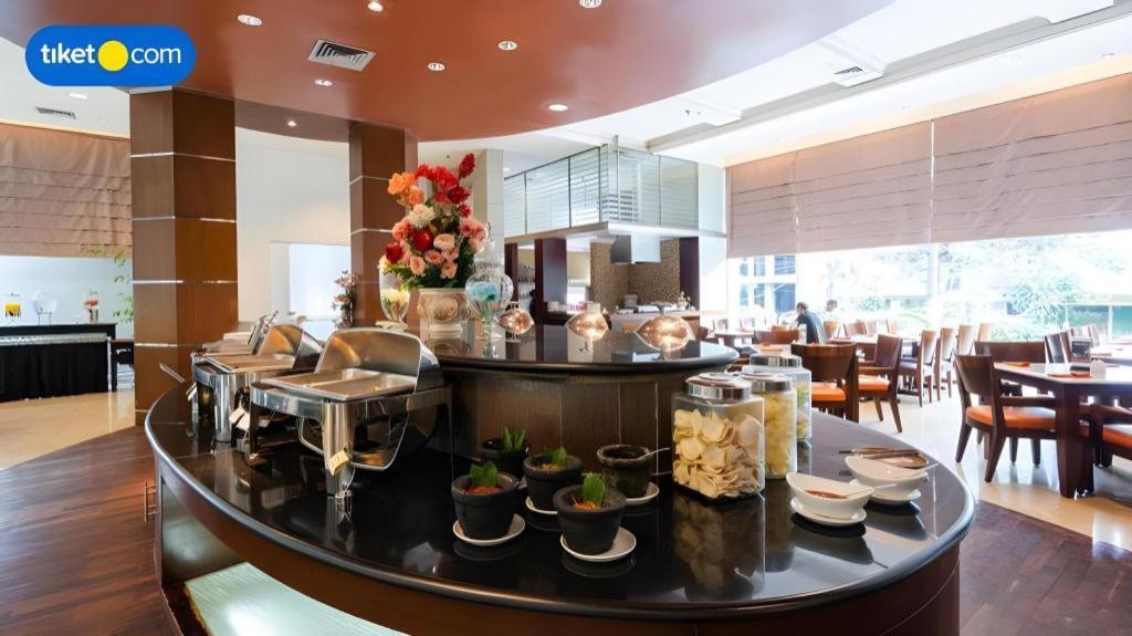 The Mirah Hotel Богор Экстерьер фото