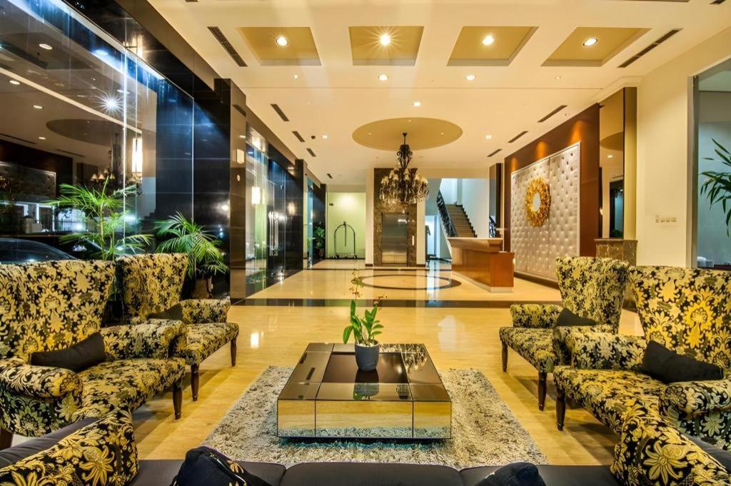 The Mirah Hotel Богор Экстерьер фото